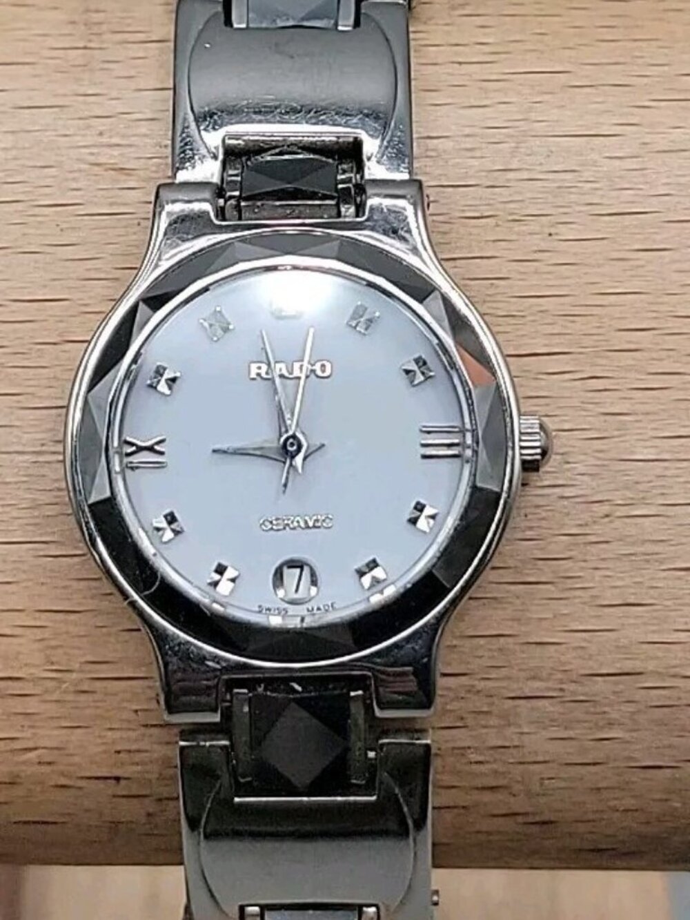 Rado DiaStar Swiss Women’s Watch 111.0358.3 Ceramic Diamond Markers Date - Picture 10 of 16